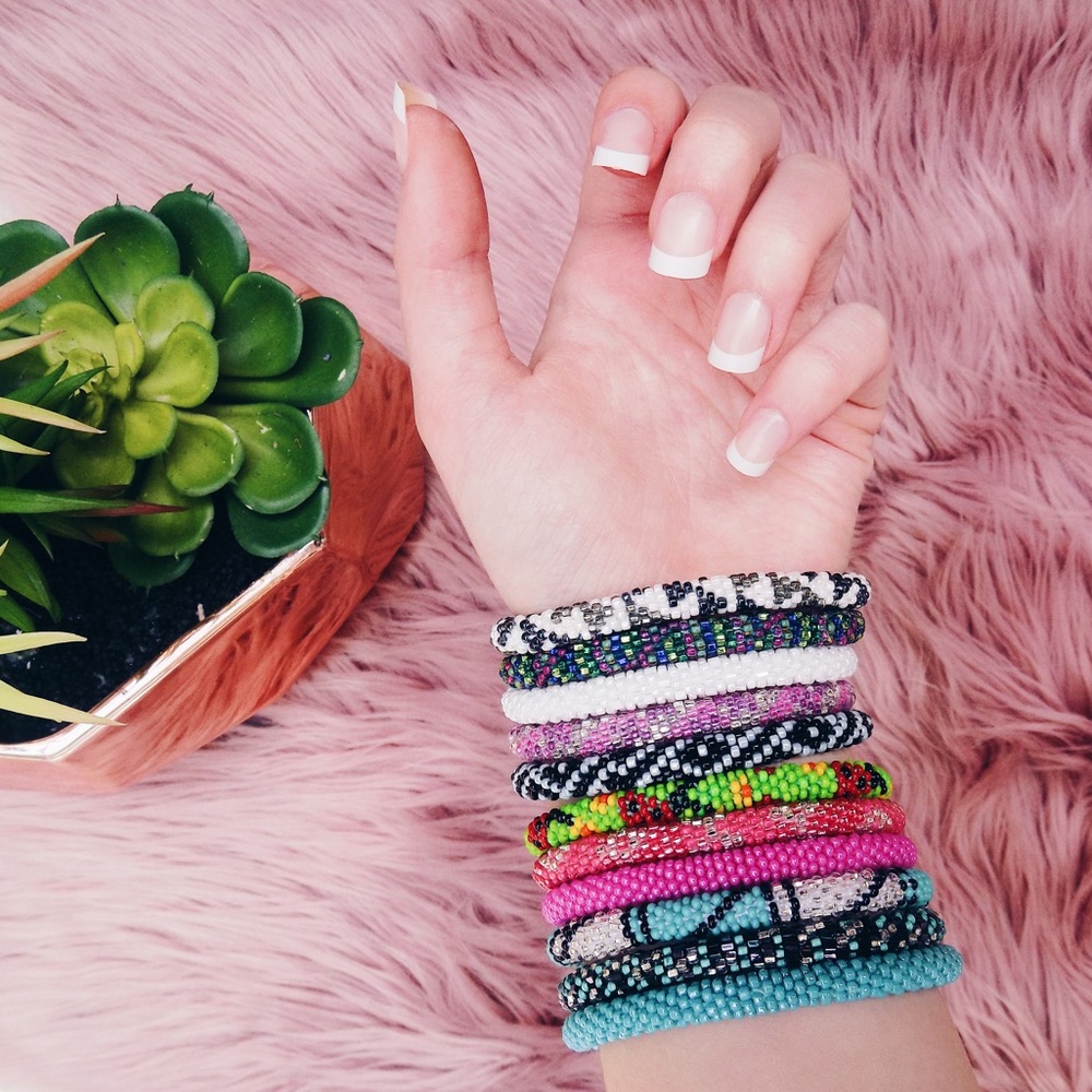 assorted slip-on beaded bracelets - Picture 2 of 8